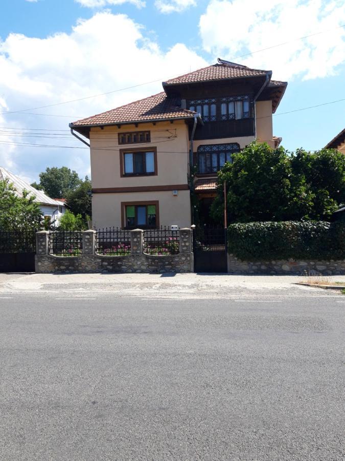 Cazare Adela Horezu Exterior photo